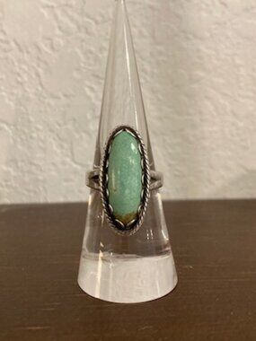 Vintage Southwestern Turquoise and Sterling Silver Solitaire Ring.